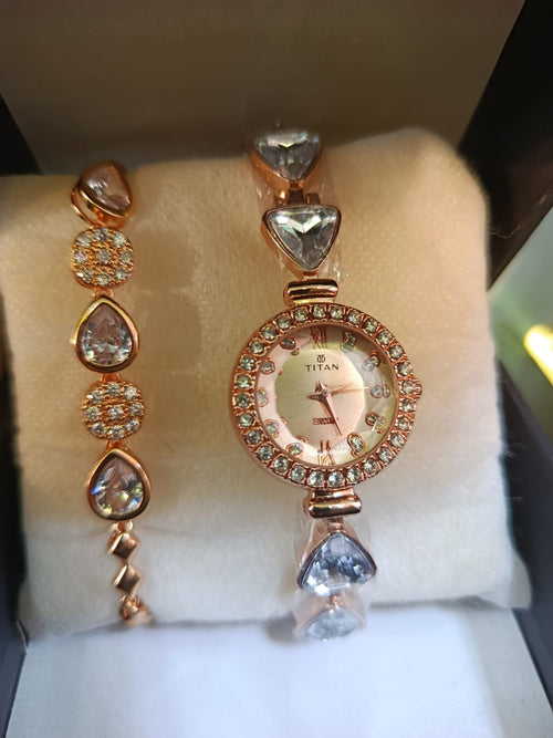 Luxury Ladies Watch & Bracelet Set – Rose Gold Crystal Design